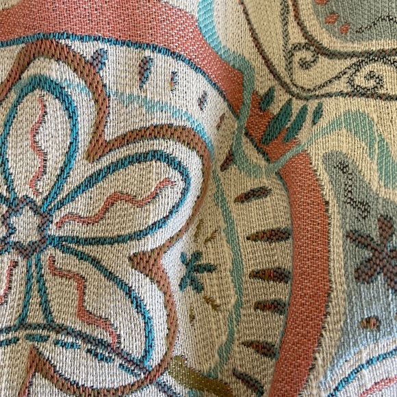 High Quality Large Paisley Print in Cream Pink Blue and Gray Tote - Picture 3 of 7